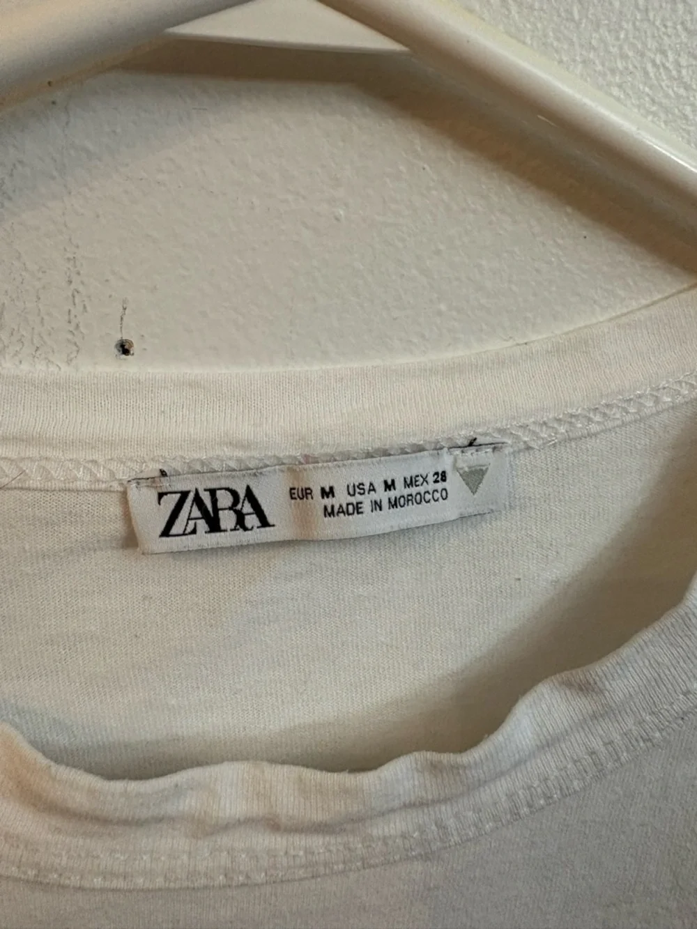 Zara White 'Saint-Tropez 1980 France' Graphic Tee medium - Picture 4 of 6